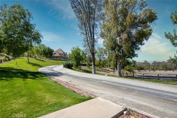 15142 Sierra Highway, Canyon Country, California 91390