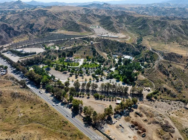 15142 Sierra Highway, Canyon Country, California 91390