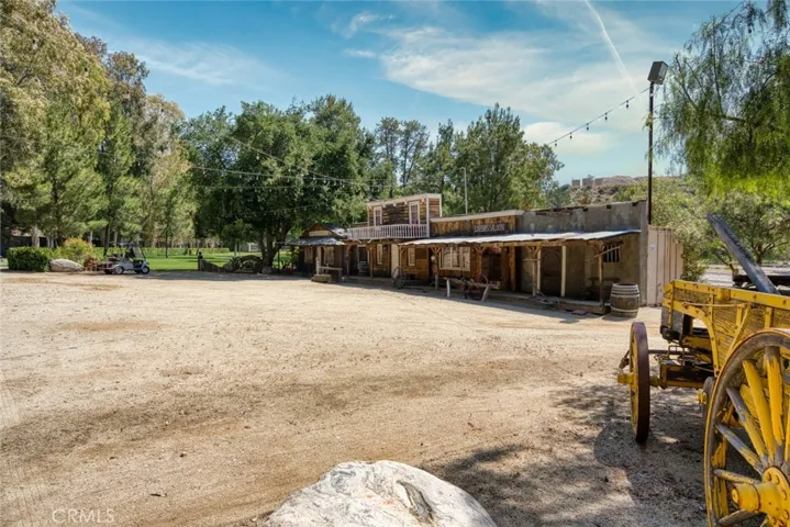 15142 Sierra Highway, Canyon Country, California 91390