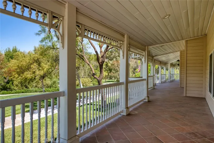 15142 Sierra Highway, Canyon Country, California 91390