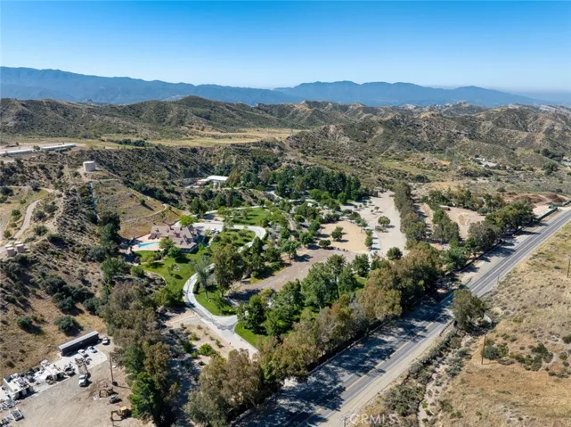 15142 Sierra Highway, Canyon Country, California 91390