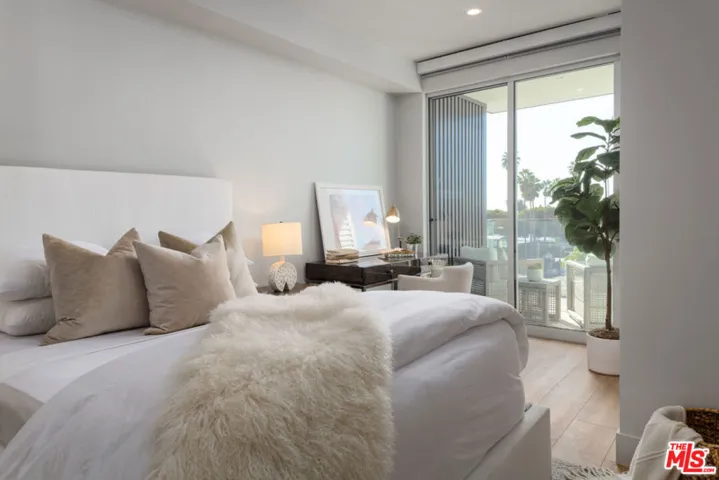 12431 Rochester Avenue 303, Los Angeles, California 90025