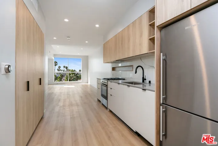 12431 Rochester Avenue 303, Los Angeles, California 90025