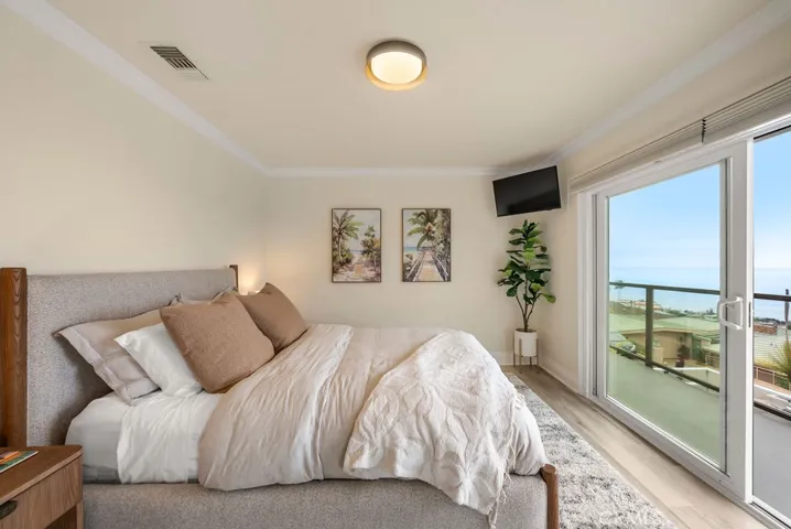 1651 Thurston Drive, Laguna Beach, California 92651