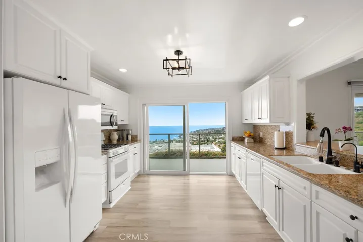 1651 Thurston Drive, Laguna Beach, California 92651