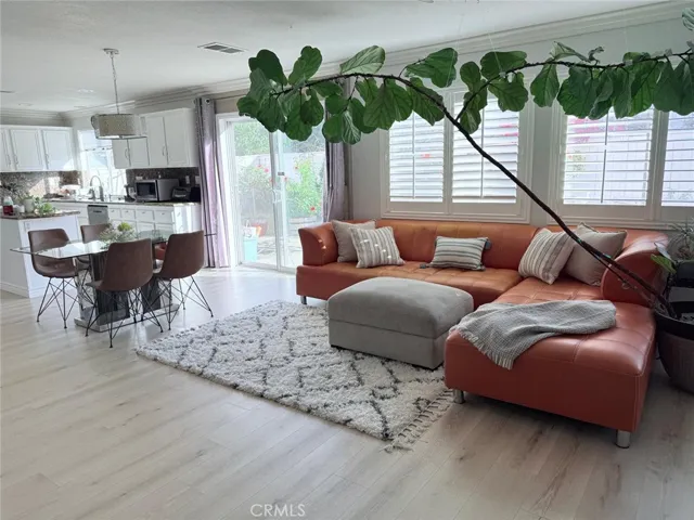 28 Calais, Irvine, California 92602