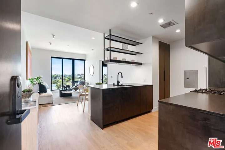 10700 Tabor Street Ph18, Los Angeles, California 90034