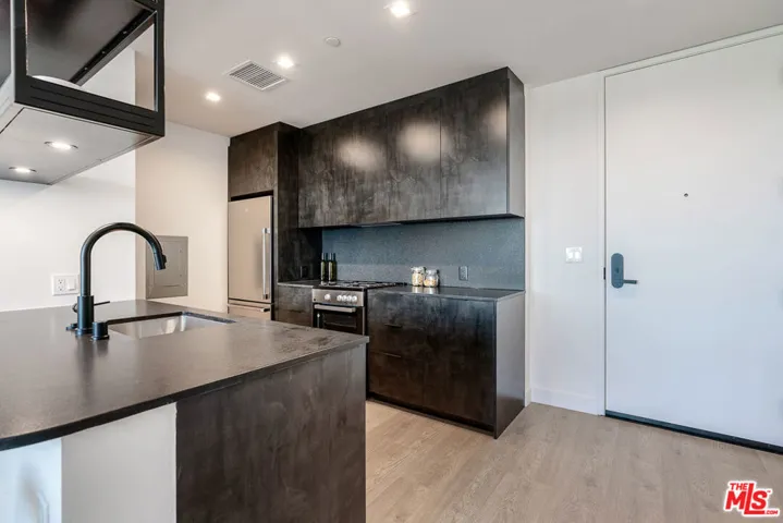 10700 Tabor Street Ph18, Los Angeles, California 90034