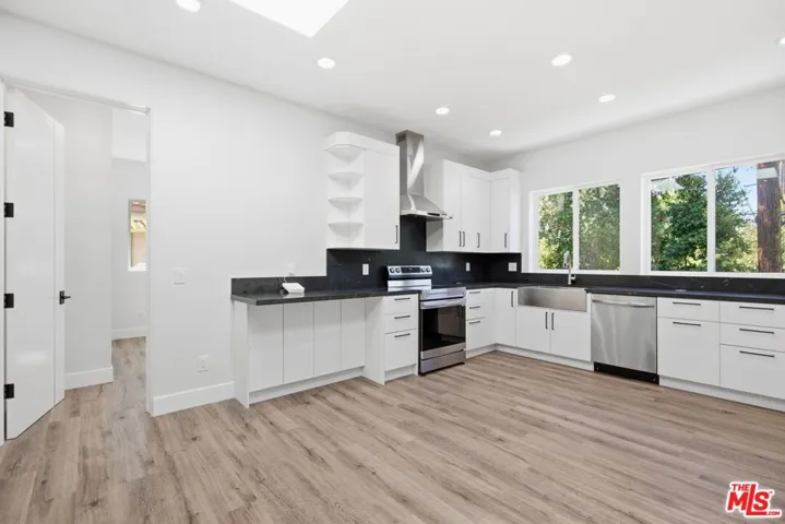11615 Burbank Boulevard 3/4, Los Angeles, California 91601