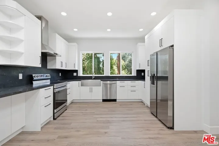 11615 Burbank Boulevard 3/4, Los Angeles, California 91601