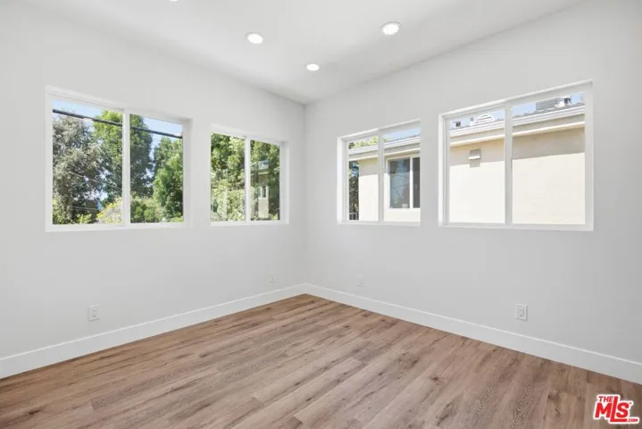 11615 Burbank Boulevard 3/4, Los Angeles, California 91601