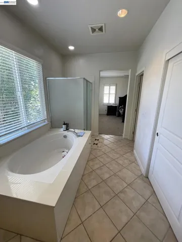 6056 Silveroak Cir, Stockton, California 95219