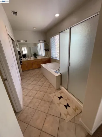 6056 Silveroak Cir, Stockton, California 95219