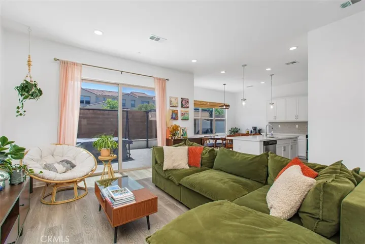 4247 Horvath 108, Corona, California 92883
