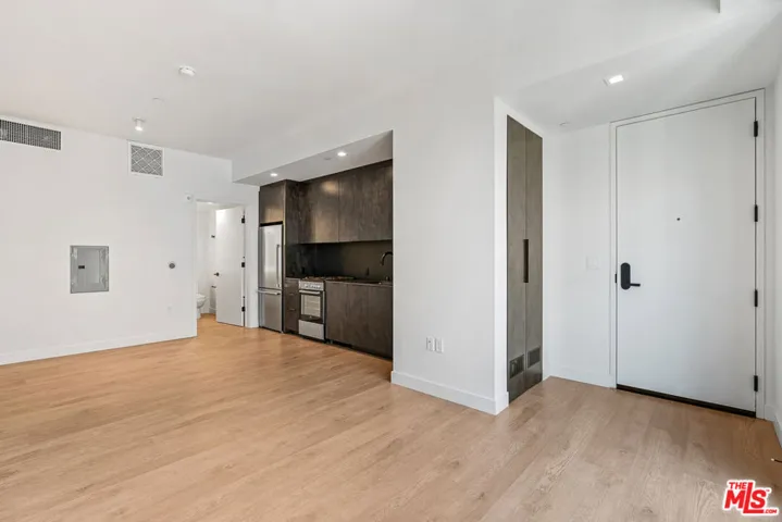 10700 Tabor Street 219, Los Angeles, California 90034