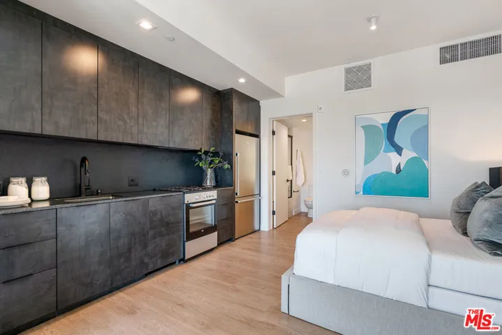 10700 Tabor Street 219, Los Angeles, California 90034