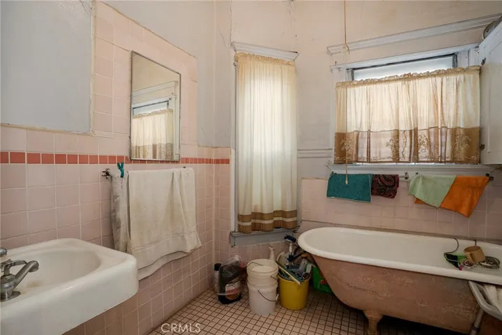 1520 W 22nd Street, Los Angeles, California 90007