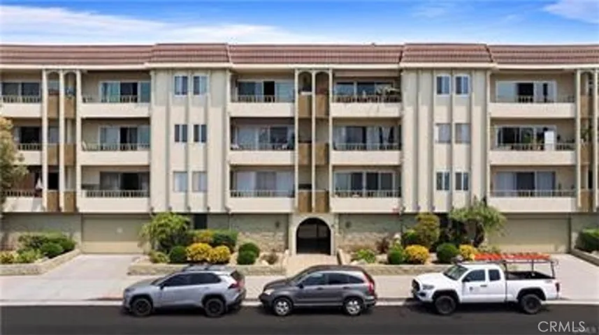 420 Redondo Avenue, Long Beach, California 90814