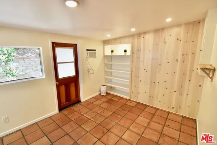 20200 Paradise Lane A, Topanga, California 90290
