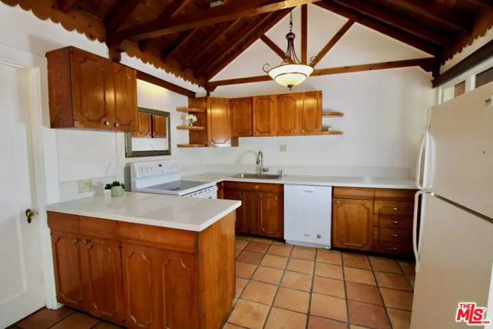 20200 Paradise Lane A, Topanga, California 90290