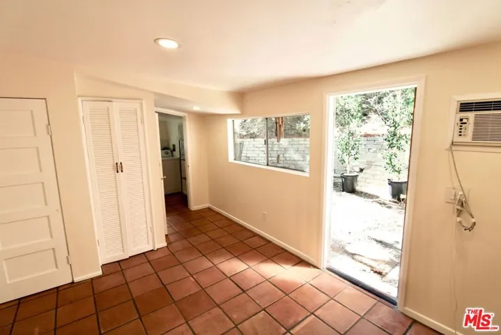 20200 Paradise Lane A, Topanga, California 90290