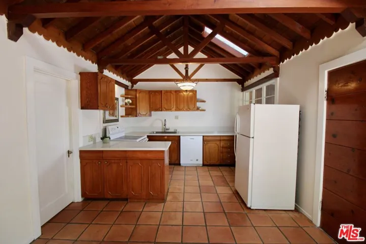 20200 Paradise Lane A, Topanga, California 90290