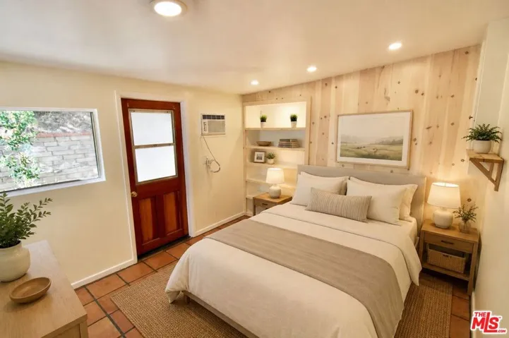 20200 Paradise Lane A, Topanga, California 90290