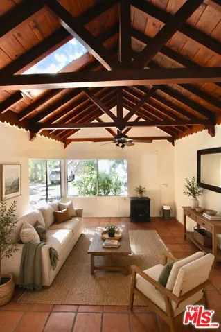 20200 Paradise Lane A, Topanga, California 90290