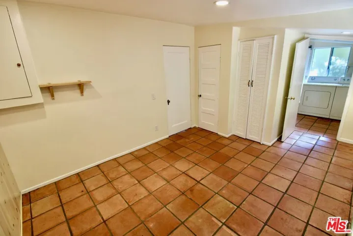 20200 Paradise Lane A, Topanga, California 90290