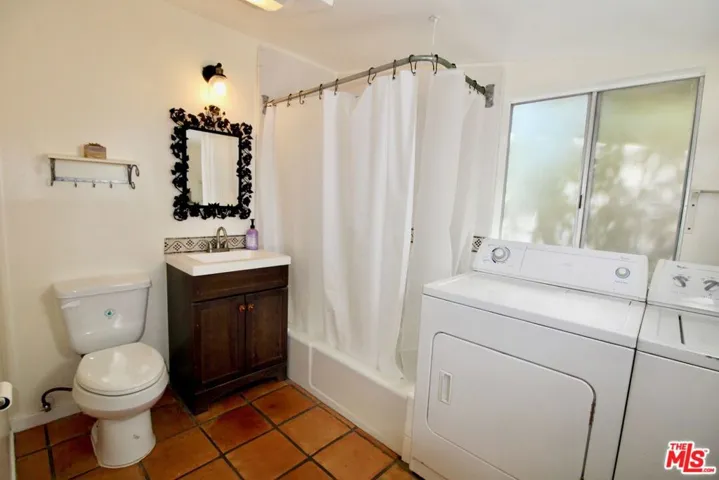 20200 Paradise Lane A, Topanga, California 90290