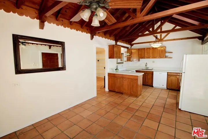 20200 Paradise Lane A, Topanga, California 90290