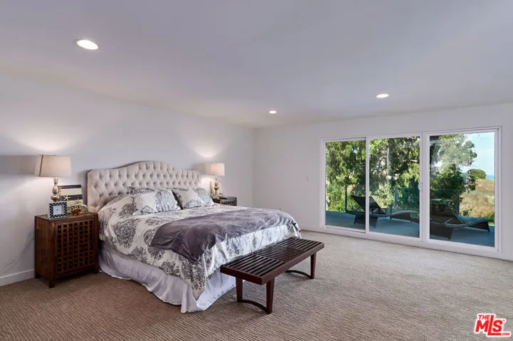 28907 Wight Road, Malibu, California 90265