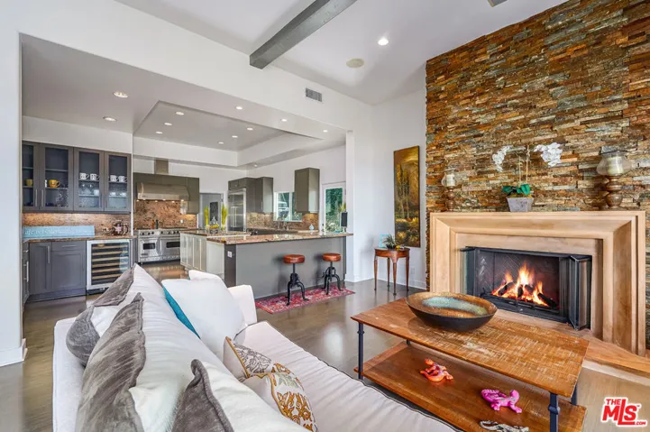 28907 Wight Road, Malibu, California 90265