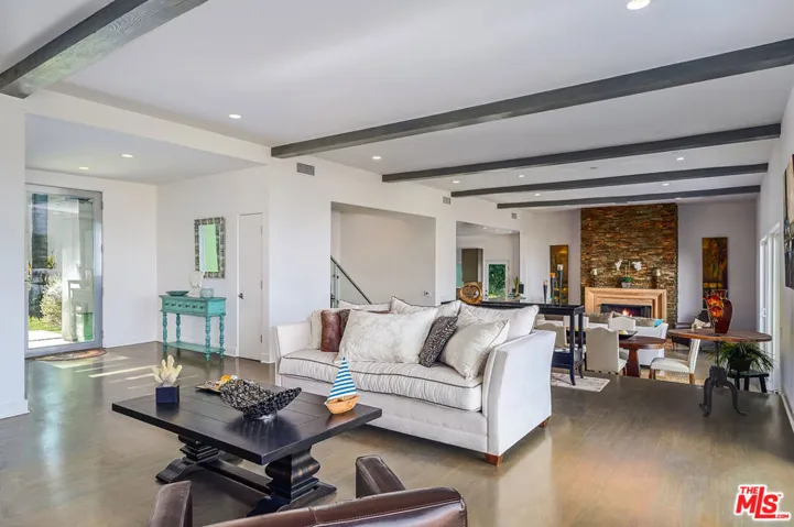28907 Wight Road, Malibu, California 90265