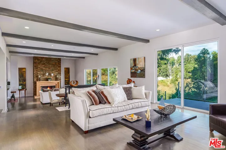 28907 Wight Road, Malibu, California 90265