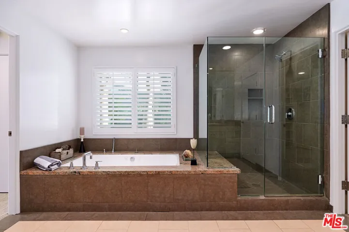 28907 Wight Road, Malibu, California 90265