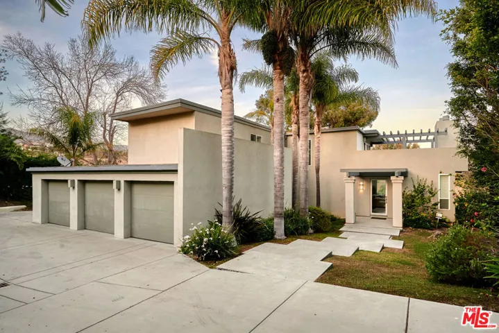 28907 Wight Road, Malibu, California 90265