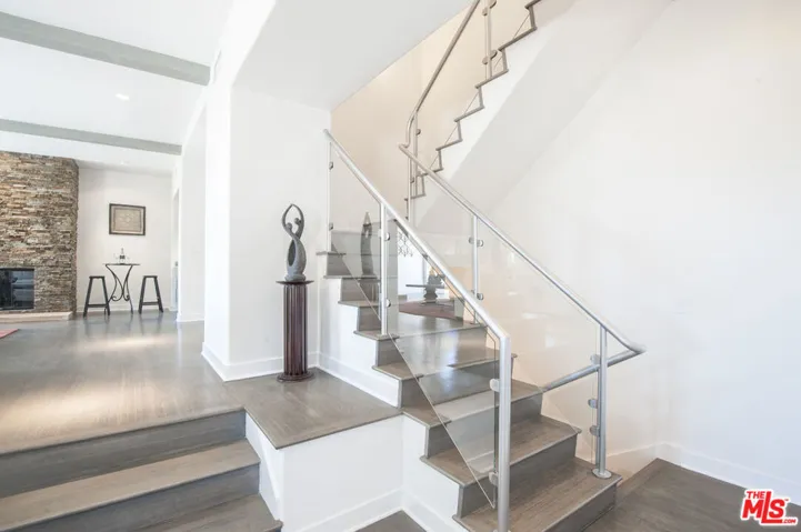 28907 Wight Road, Malibu, California 90265