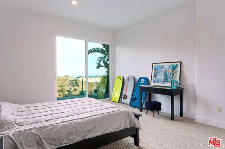 28907 Wight Road, Malibu, California 90265