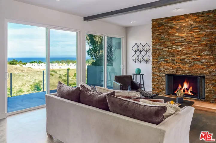 28907 Wight Road, Malibu, California 90265