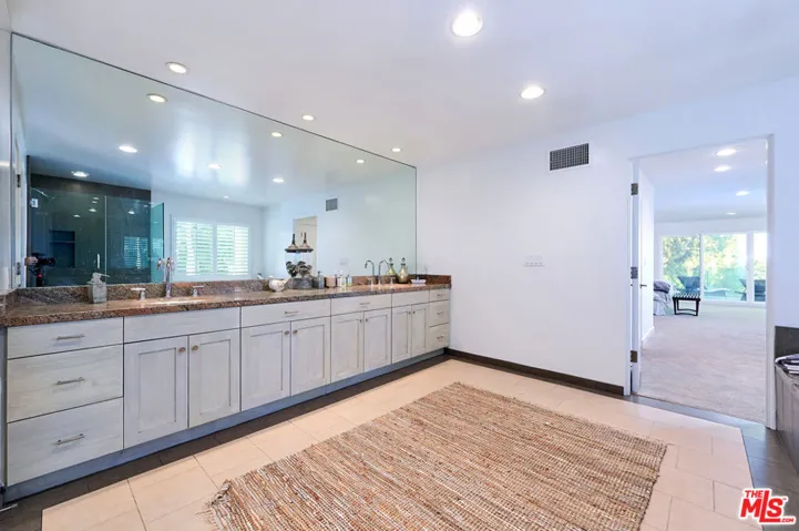 28907 Wight Road, Malibu, California 90265