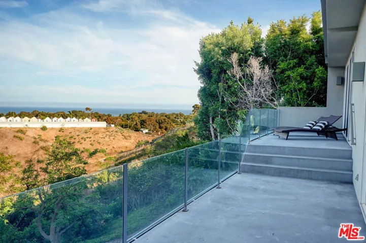 28907 Wight Road, Malibu, California 90265