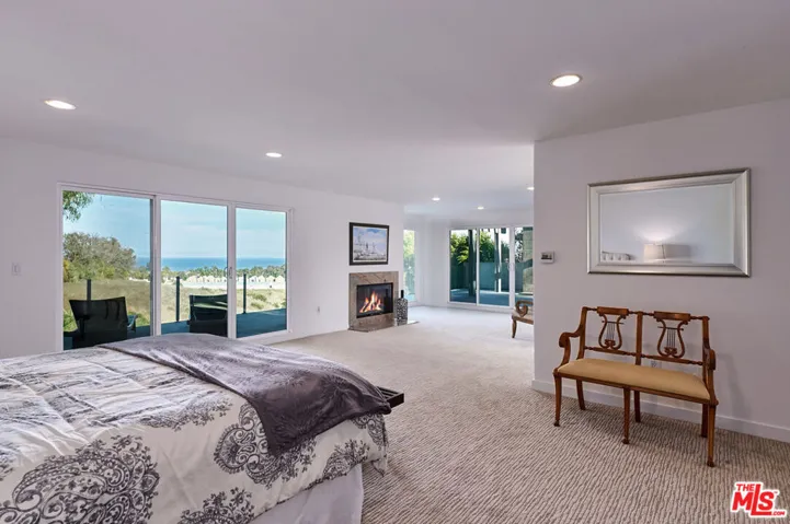 28907 Wight Road, Malibu, California 90265