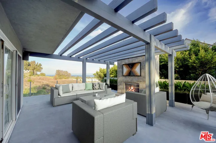 28907 Wight Road, Malibu, California 90265