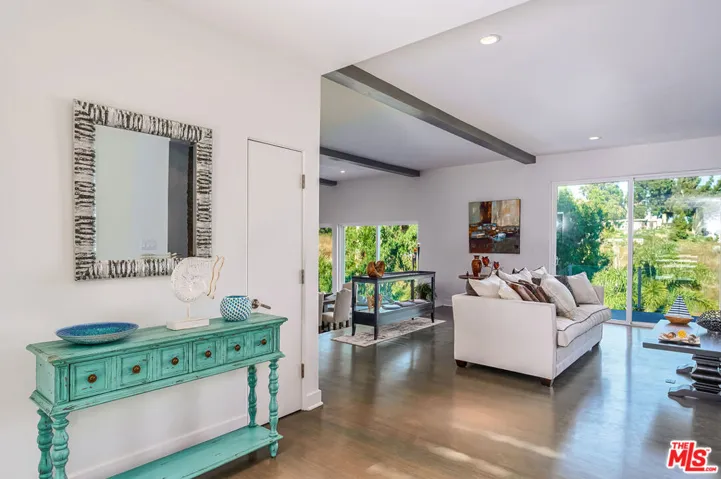 28907 Wight Road, Malibu, California 90265