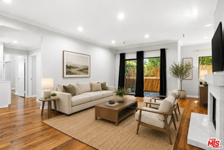 VIRTUALLY STAGED LIVING ROOM