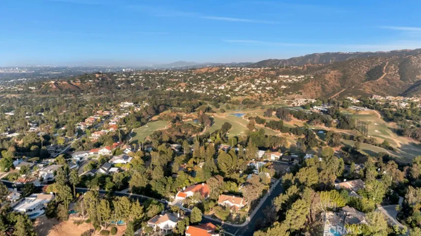 4200 Gayle Drive, Tarzana, California 91356