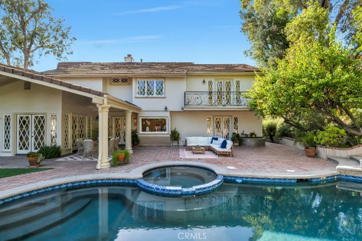 4200 Gayle Drive, Tarzana, California 91356