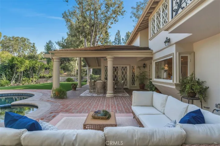 4200 Gayle Drive, Tarzana, California 91356