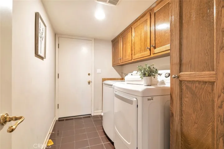 4200 Gayle Drive, Tarzana, California 91356